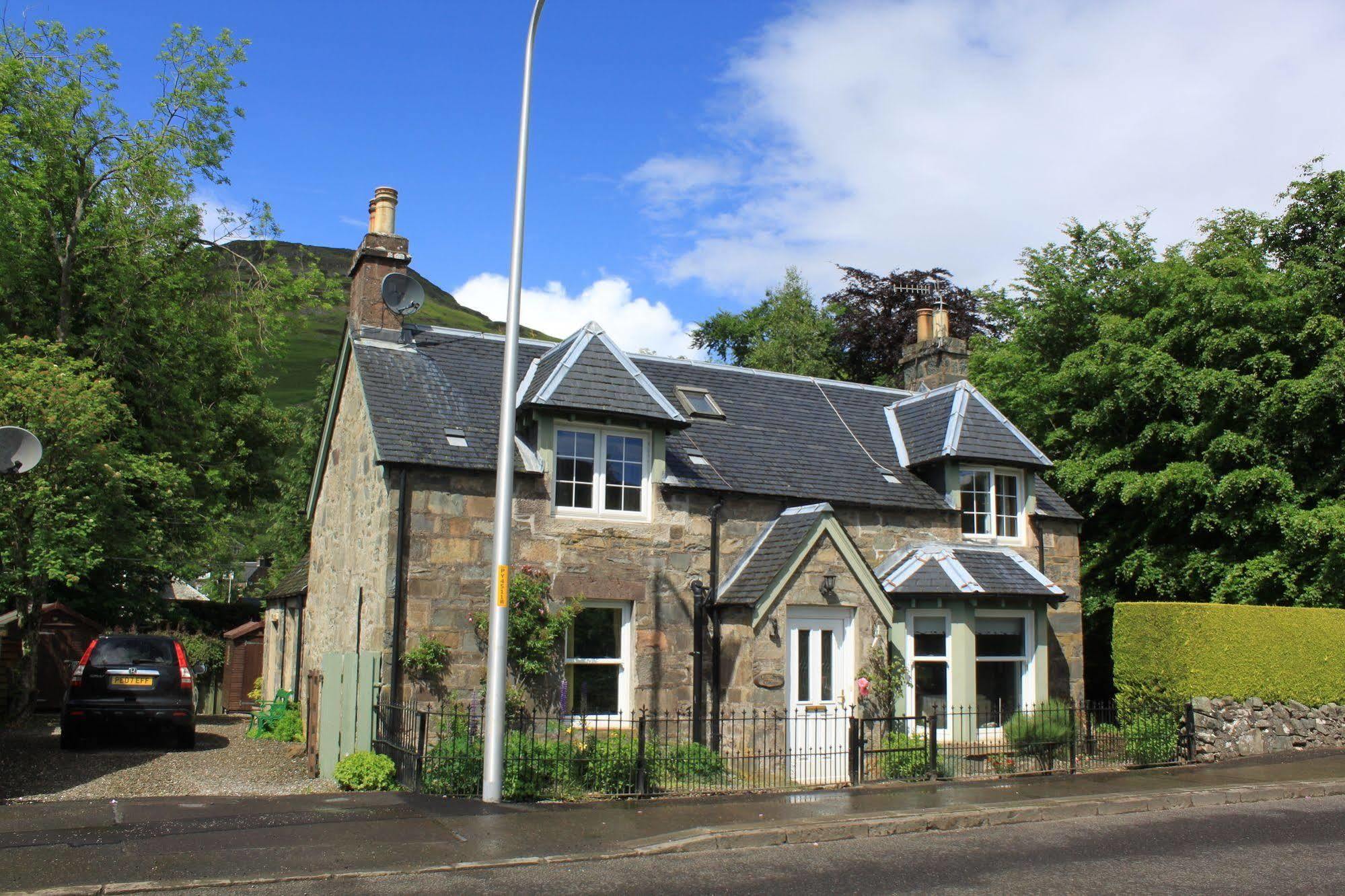 Glenalbyn Cottage セント・フィルカンズ エクステリア 写真