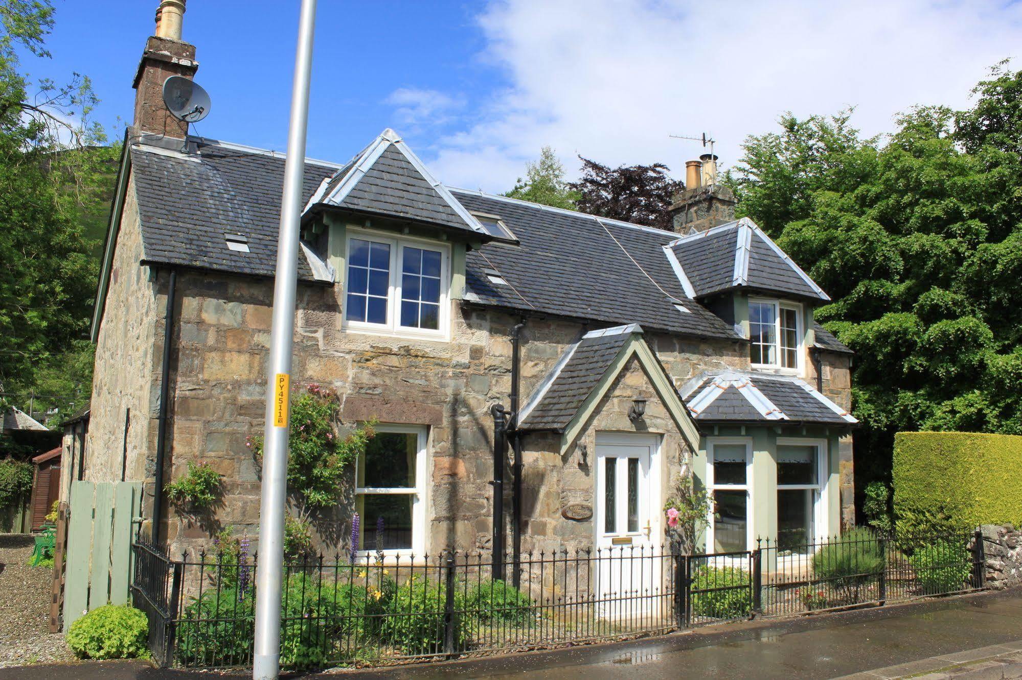 Glenalbyn Cottage セント・フィルカンズ エクステリア 写真